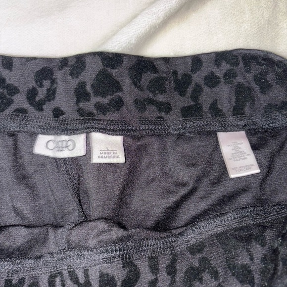 Cato Charcoal Velvet Leopard Print Leggings - Picture 3 of 3